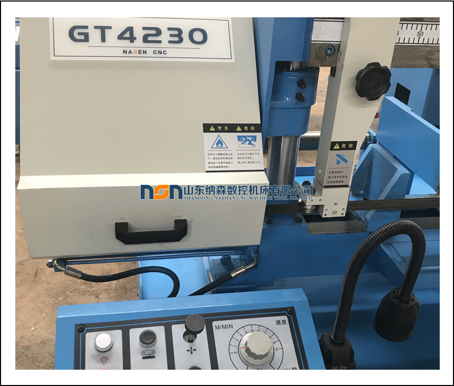 GT4230轉(zhuǎn)角度帶鋸床圖片
